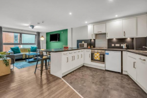 Leeds City 5-Bed Luxury Apartment with Ensuites